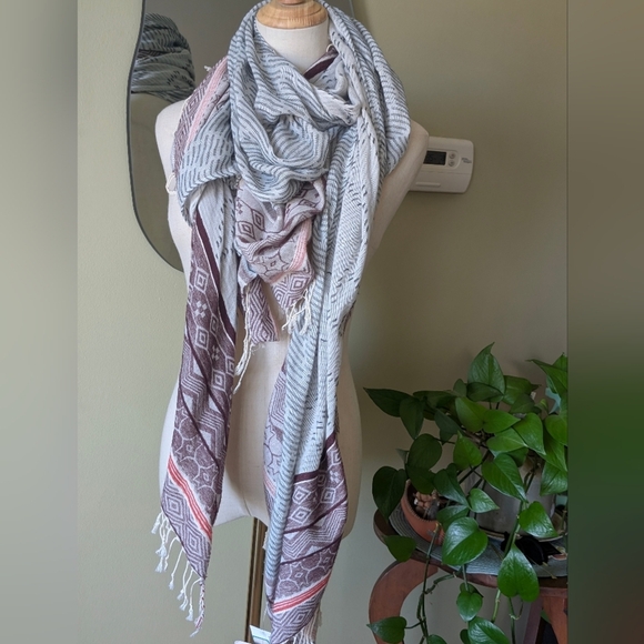 NWT D&R 100% Cotton Boho Fringe Wrap Scarf White Aztec Geometric Oversized - Picture 12 of 12